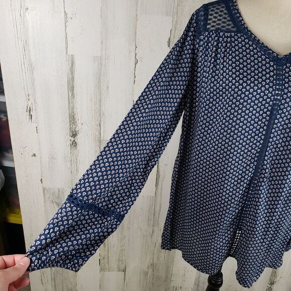 Suzanne Betro Floral Crochet Top - Picture 4 of 10